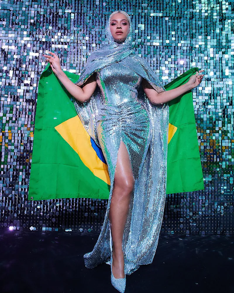 Beyoncé’s New Year’s Eve Outfit Ended Her Month-Long Sparkle Streak
