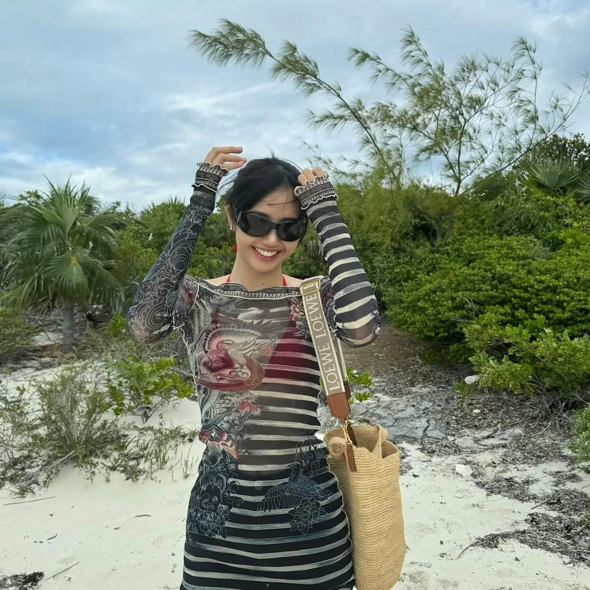 dress more with lisa beach bag Our eternal Summergirl Lisa (@lalalalisa_m) is back with more heat! From backless @Loewe dresses to bright numbers from @EmilioPucci and @Tankair to her covetable bag collection courtesy of @Hermes, @ Fendi and #