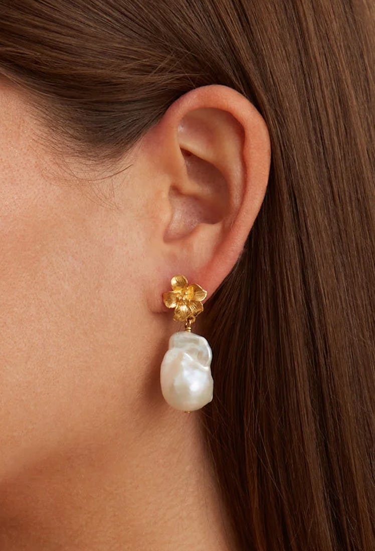 gold earrings with pearl drop
