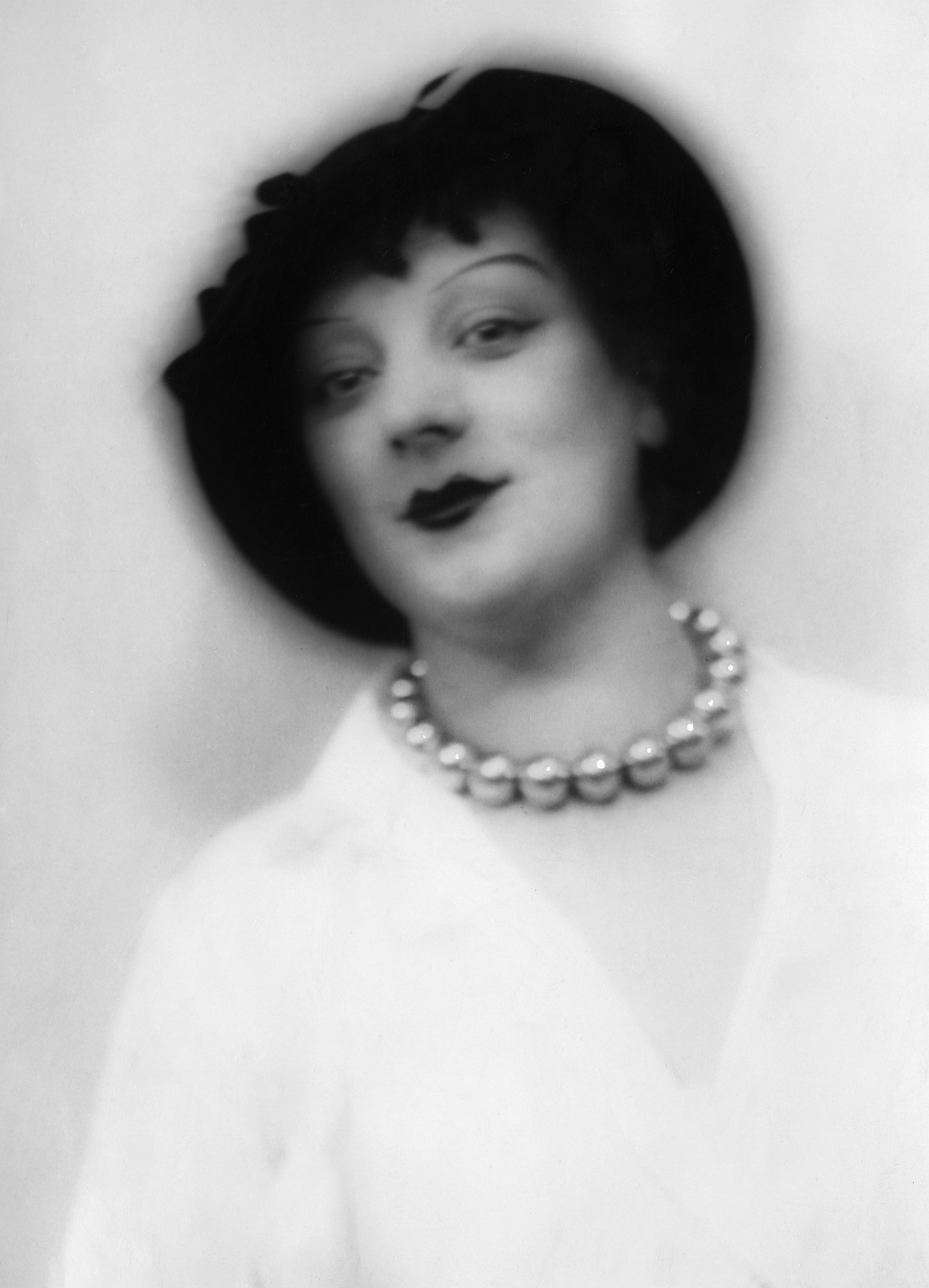 A portrait of Kiki de Montparnasse.