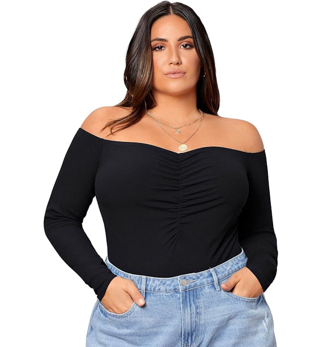 WDIRARA Plus Size Off the Shoulder Long Sleeve Ruched Bodysuit