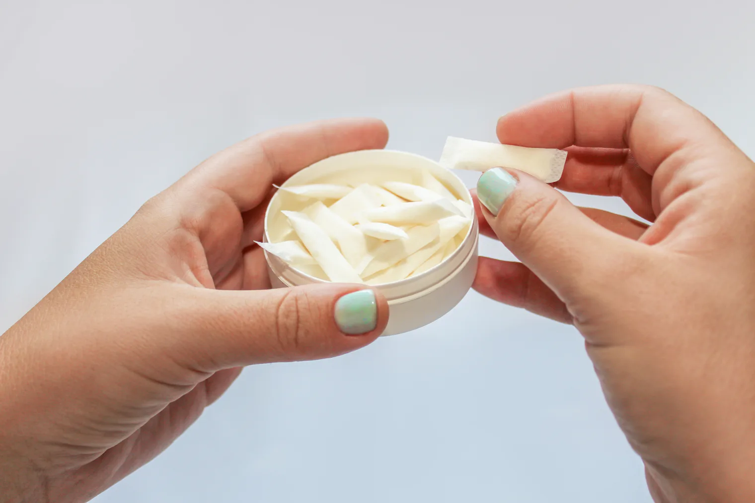 Zyn Addiction Zyn Nicotine Pouches Are All Over TikTok & Here's What Parents Need To Know