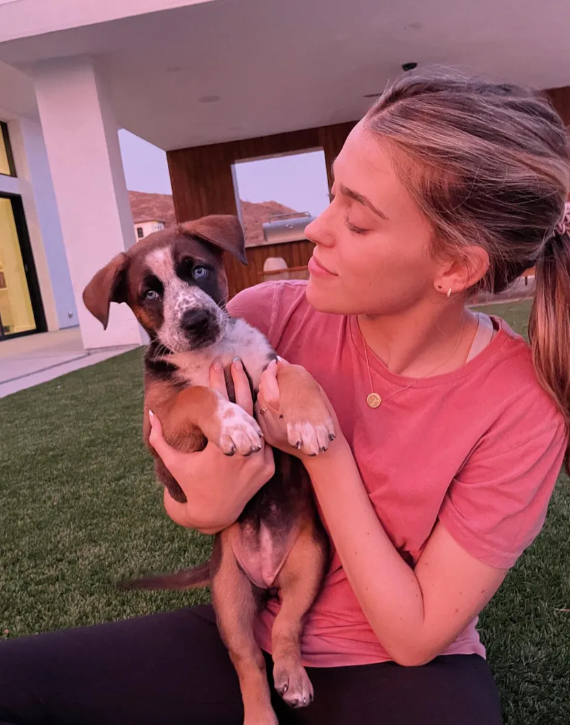 Taylor Lautner & Taylor Dome’s Relationship Timeline Is Adorable