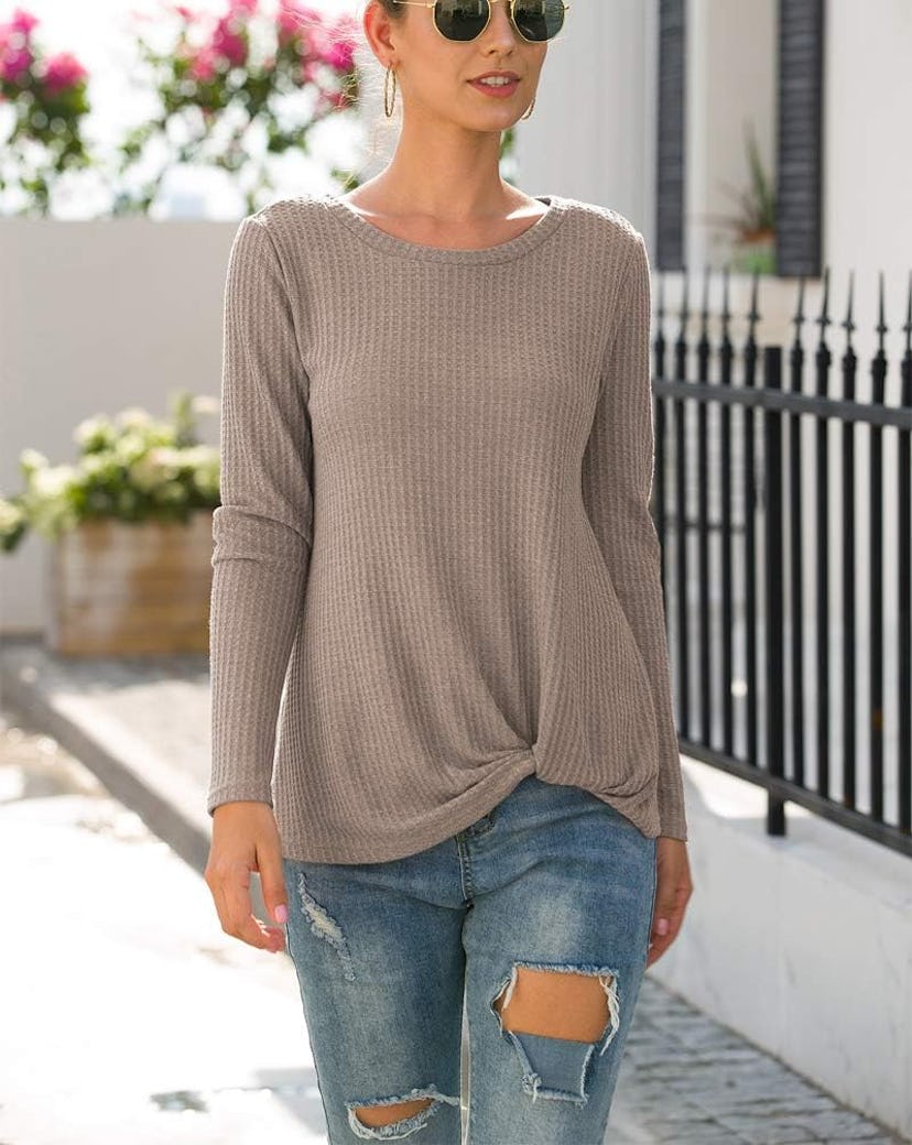 Neineiwu Twist Knot Long Sleeve T-Shirt