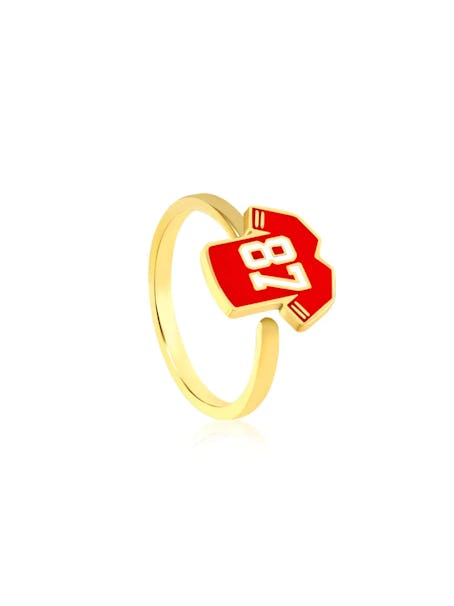 This Travis Kelce ring is the same one Taylor Swift wore to the Kansas City Chiefs game. 
