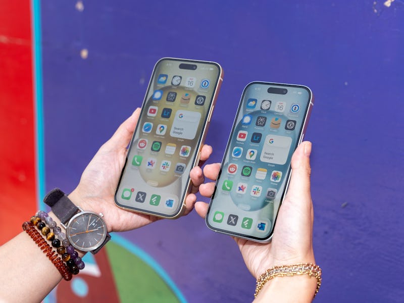 iPhone 15 and 15 pro side by side