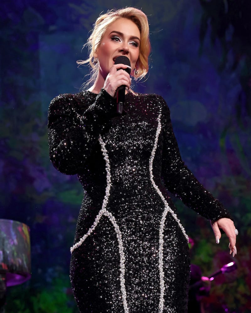 Adele silver eyeshadow at Vegas show