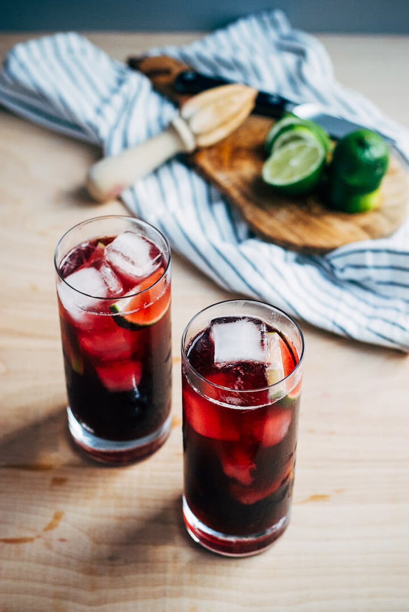 Red wine spritzers, a delicious red Valentine's Day cocktail option