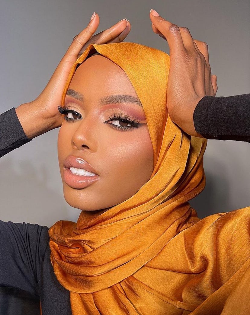 Full-beat 2016-era makeup looks are on-trend for 2024.