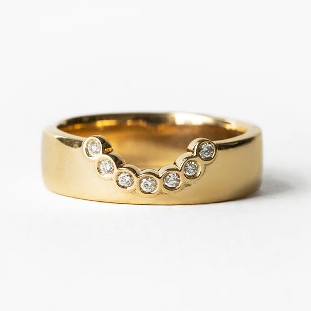 Diamond Cigar Contour Band