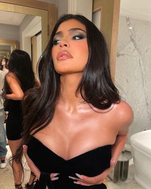 Kylie Jenner smoky eyeshadow