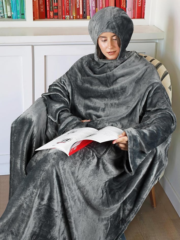 Tirrinia Hood Wearable Fleece Blanket 