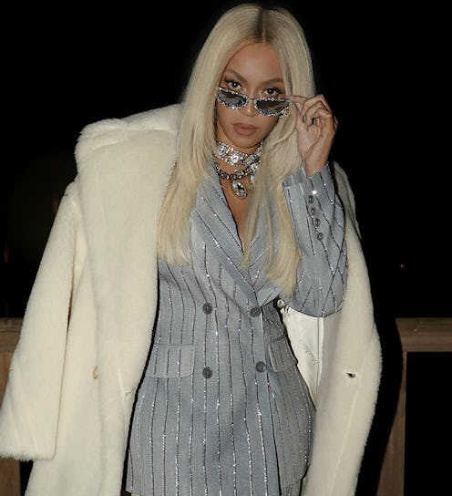 Beyonce platinum hair white fur coat