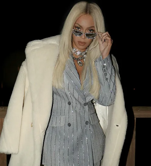 Beyoncé's Silver French Manicure Doesn't Skimp On Shine
