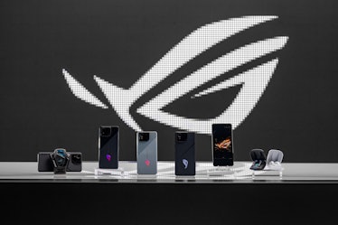 Asus also debuted a new cooling fan clip-on accessory for the Phone 8 and 8 Pro and gaming wireless ...