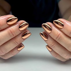 "Moscow mule" nails are trending for fall.