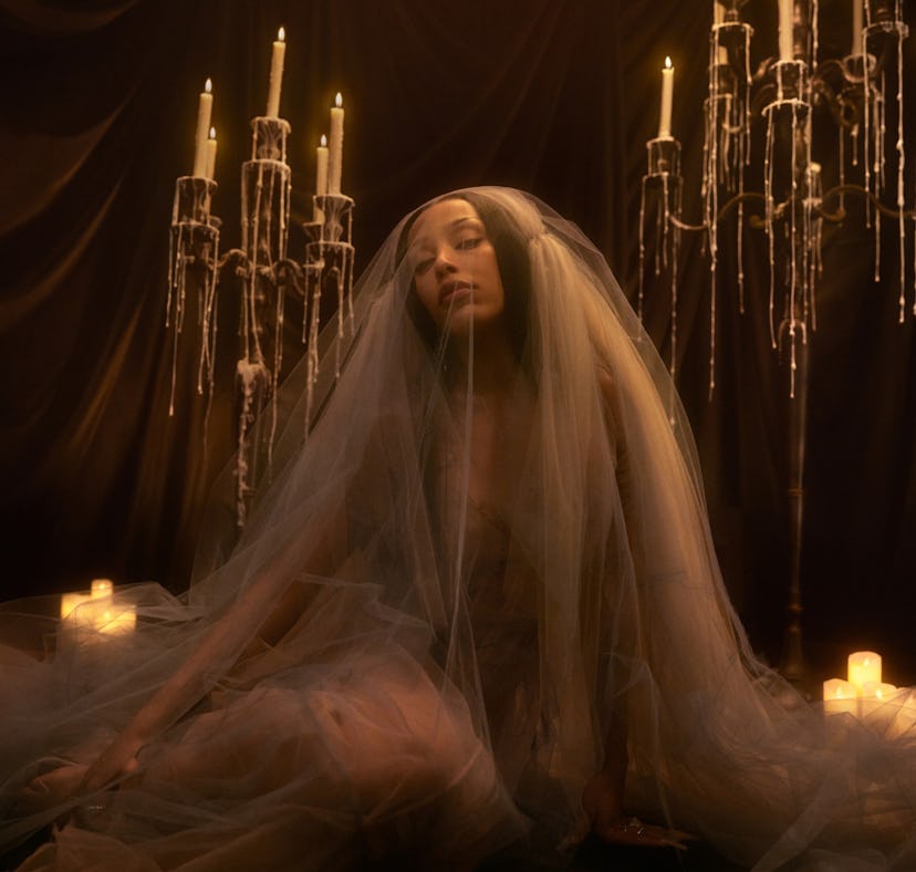 Doja Cat is hosting an Airbnb experience for October with a private concert.