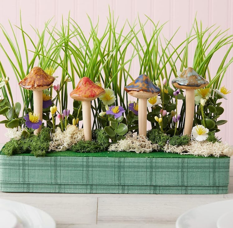 Juvale Decorative Mushroom Stakes (4-Pack)