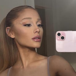In need of some fall hair inspo? You might want to take a look at Ariana Grande's signature "side pa...