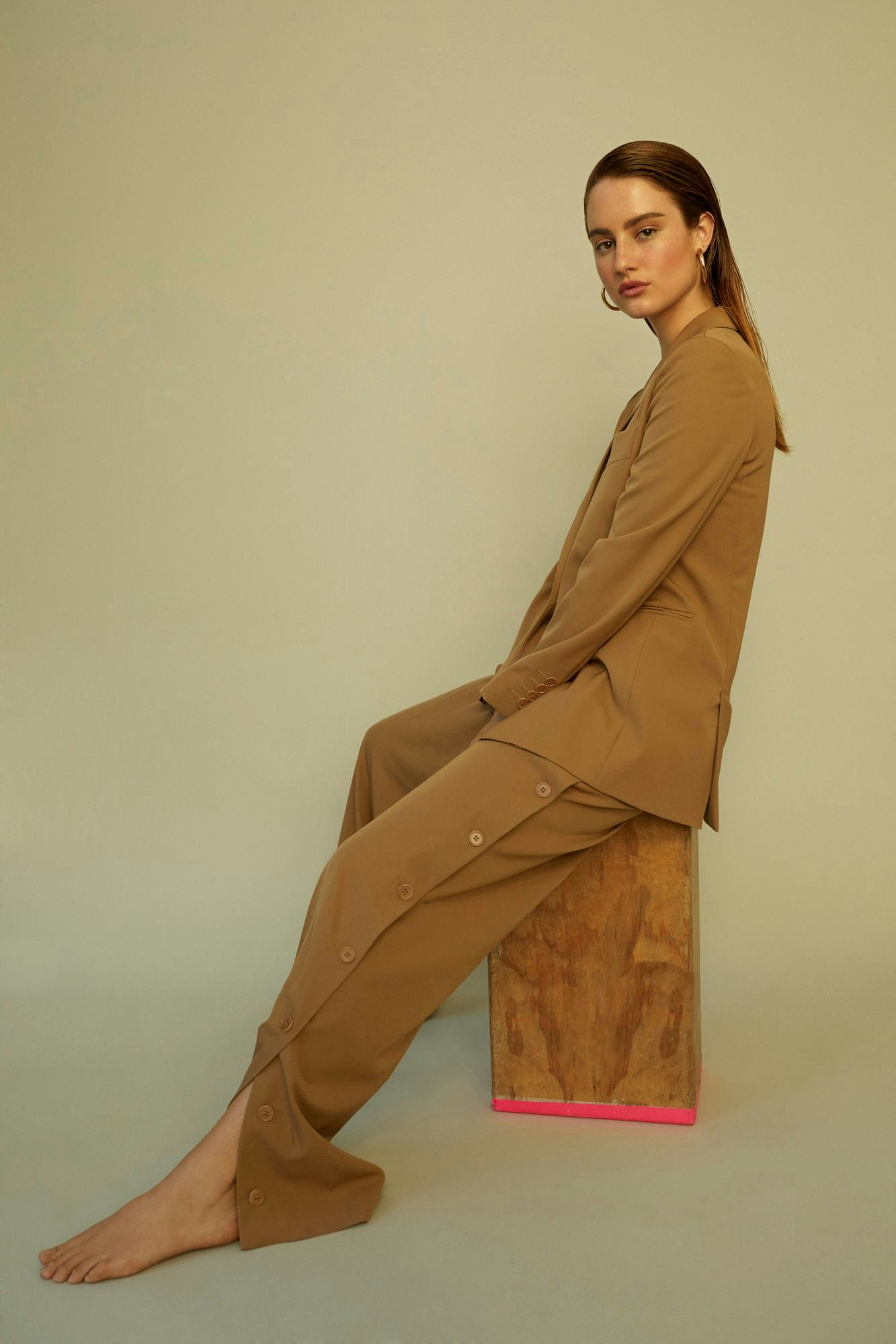 Grace Van Patten talks to Bustle ahead of the &lsquo;Tell Me Lies&rsquo; Season 2 finale.