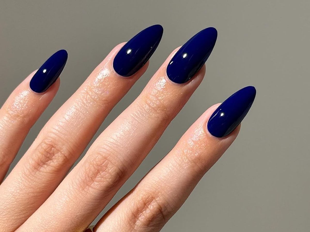January 2025 Winter Nail Designs That Swoon