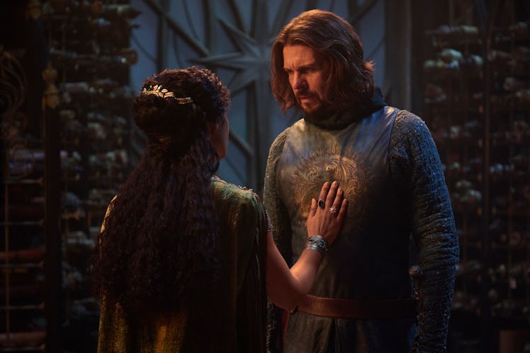 Cynthia Addai-Robinson and Lloyd Owen in The Lord of the Rings: The Rings of Power