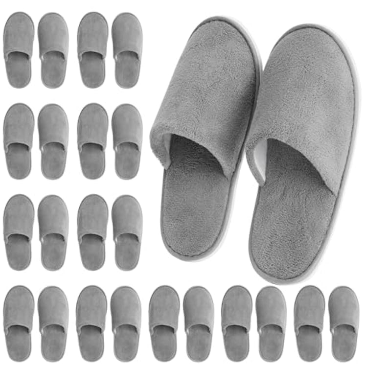 Juvale Disposable Guest Slippers (12-Pack)