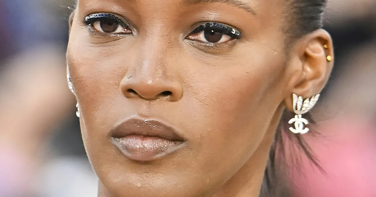 The Paris Fashion Week Spring/Summer 2025 Beauty Looks Are Bold & Colorful The Paris Fashion Week Spring/Summer 2025 Beauty Looks Are Bold & Colorful