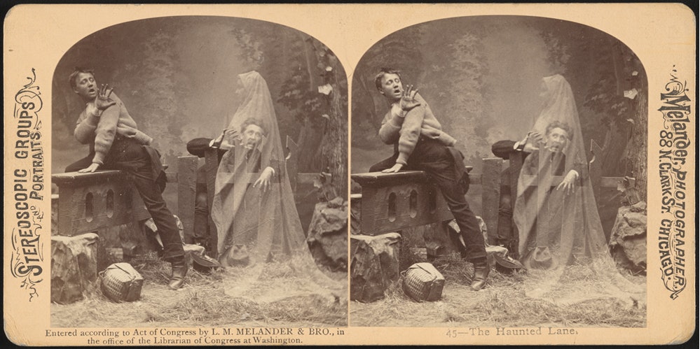 The Story Behind The “Ghosts” In All Those (Very Real) Victorian Photos