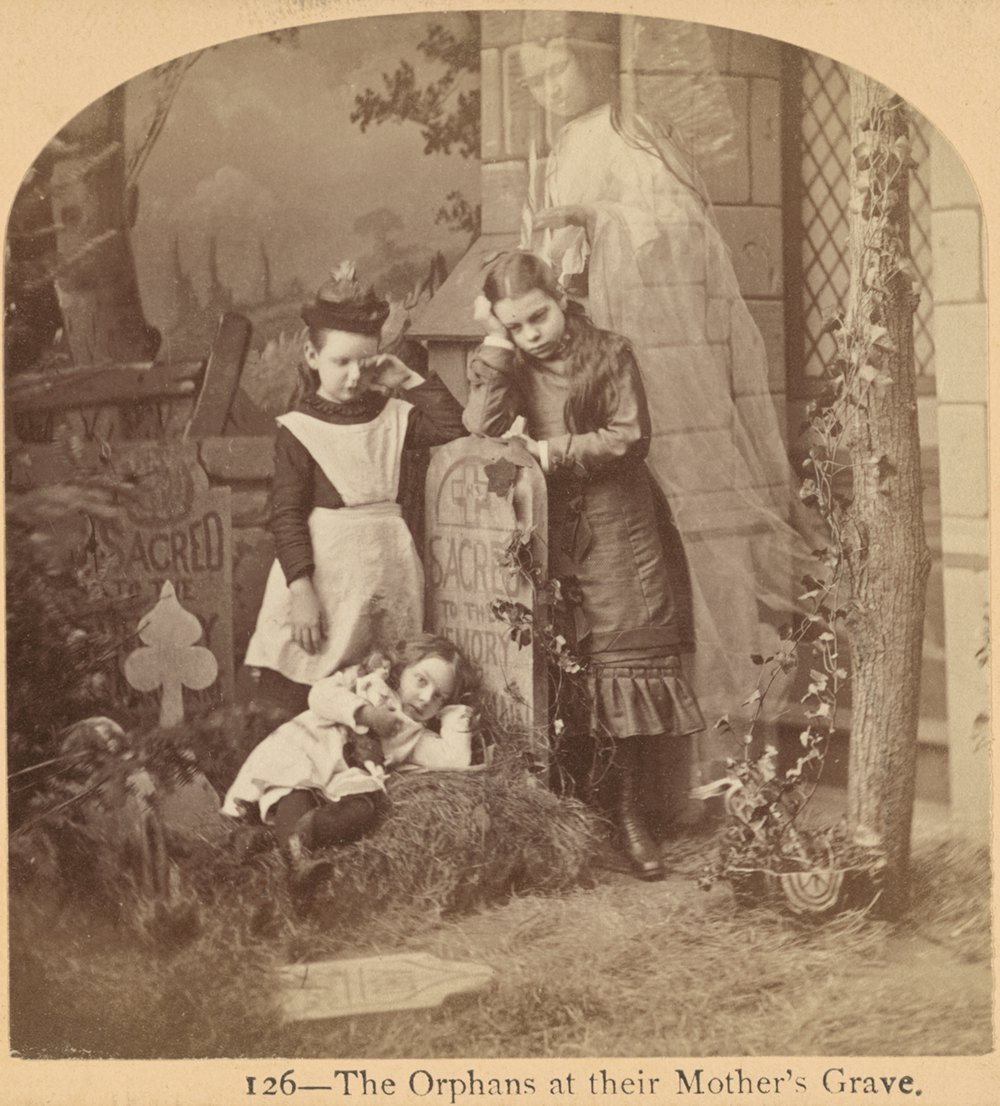 The Story Behind The “Ghosts” In All Those (Very Real) Victorian Photos