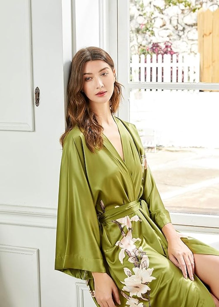 BABEYOND Satin Floral Kimono Robe