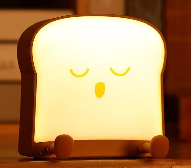 LOVERUIS Sleepy Toast Night Light