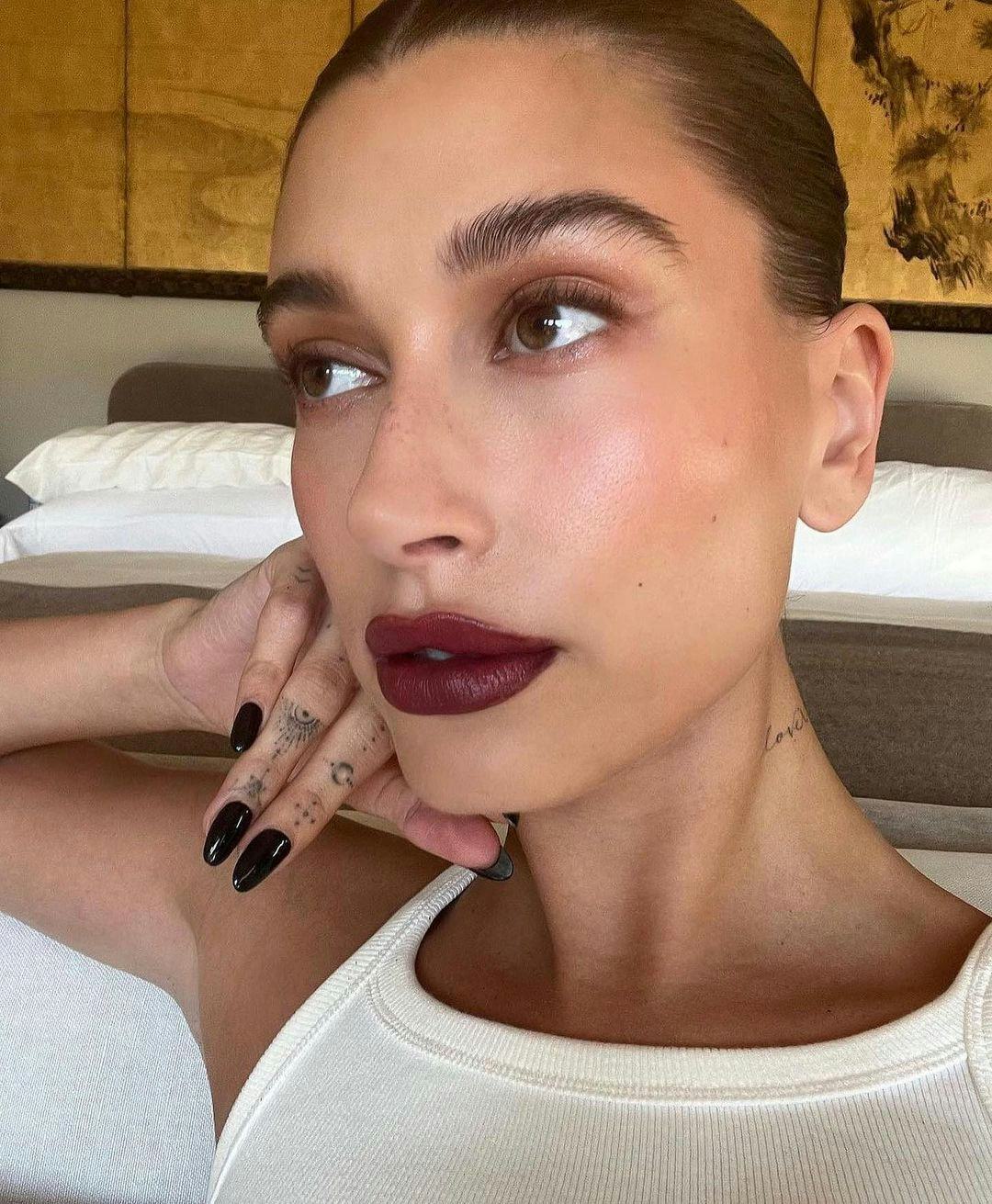 Vampy lips are on-trend for winter 2025.