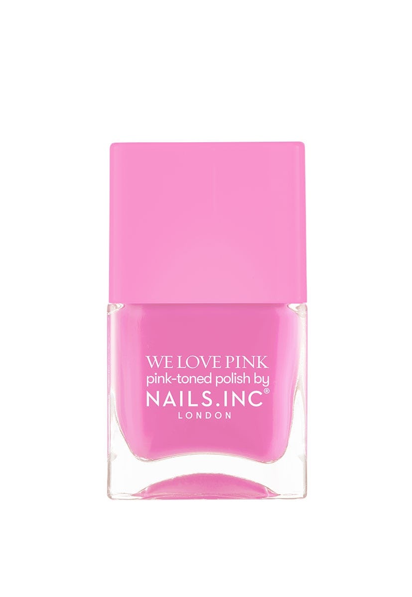 The Winter 2025 Nail Color Trends Are Glamorous & Cozy