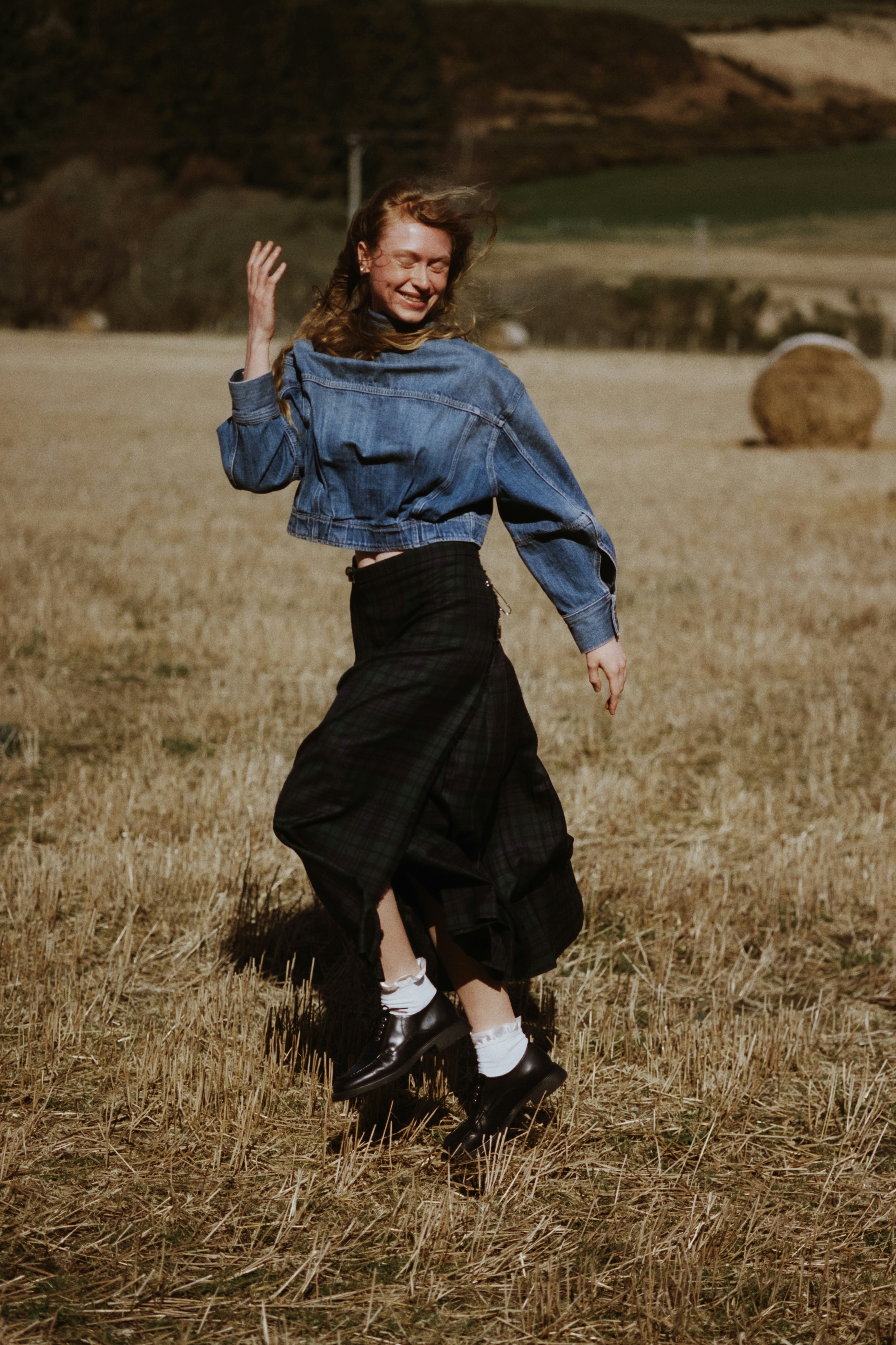 【DISCERNMENT】Esther Lettering Denim Pants DISCERNMENT】Esther Lettering Denim Pants