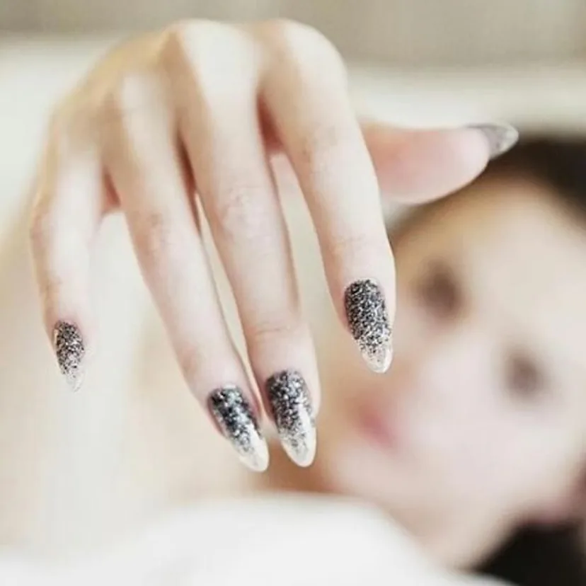 These Celebrity Black Nail Ideas Are Anything But Basic These Celebrity Black Nail Ideas Are Anything But Basic