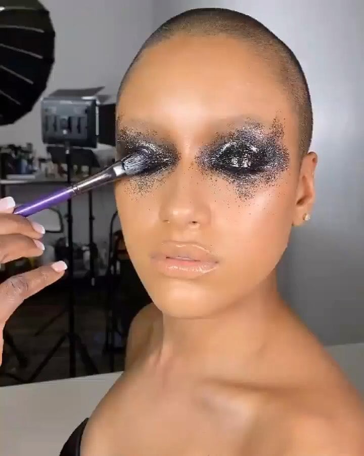 Disco eyes are trending for fall and winter 2024.