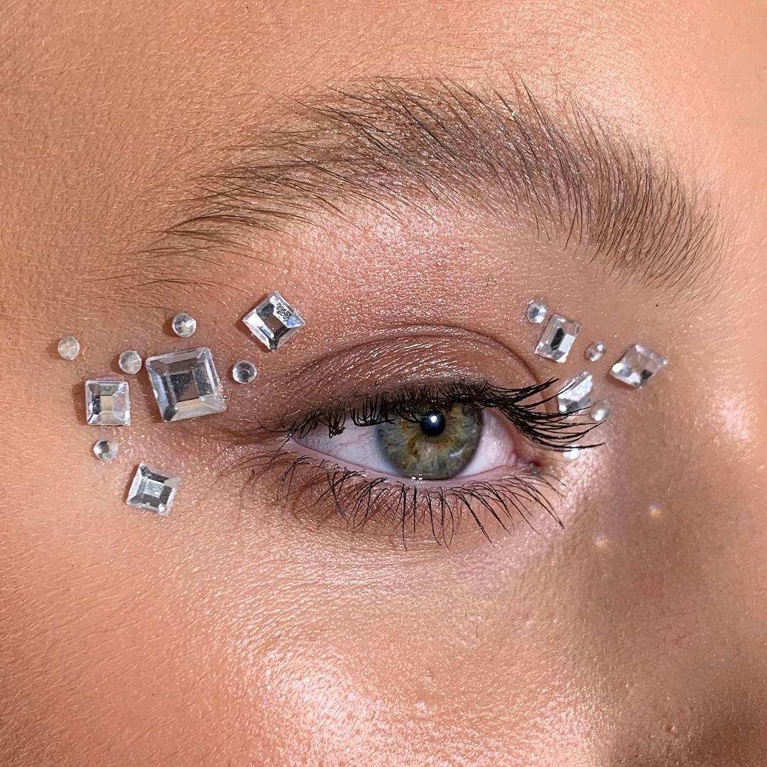 Disco eyes are trending for fall and winter 2024.