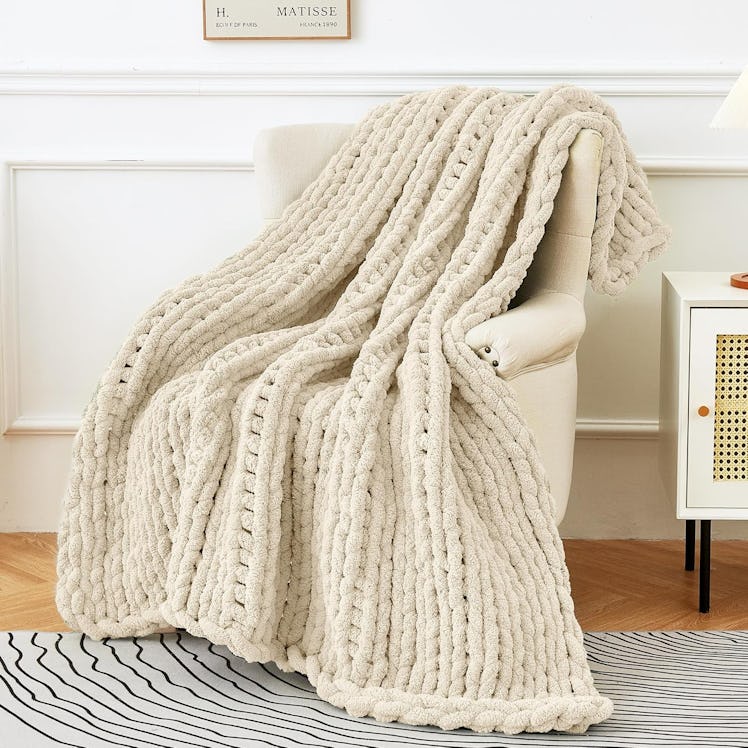 Admitrack Chunky Knit Blanket