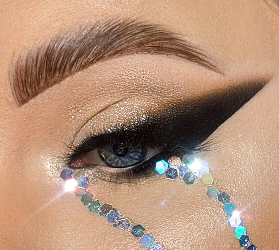 Disco eyes are trending for fall and winter 2024.