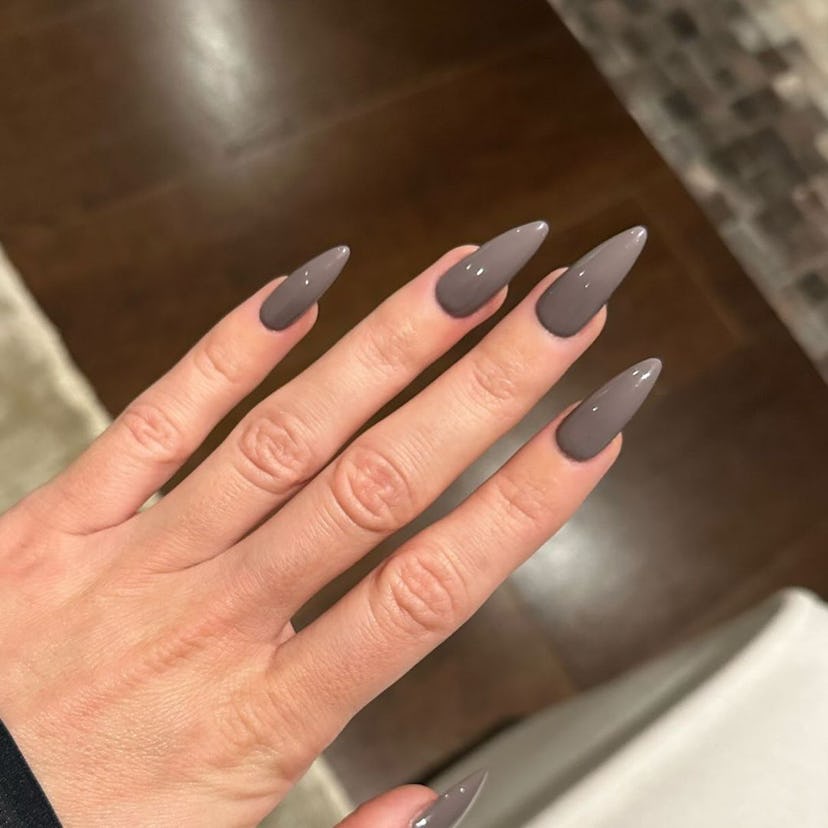 Stone gray nails are on-trend for fall 2024.