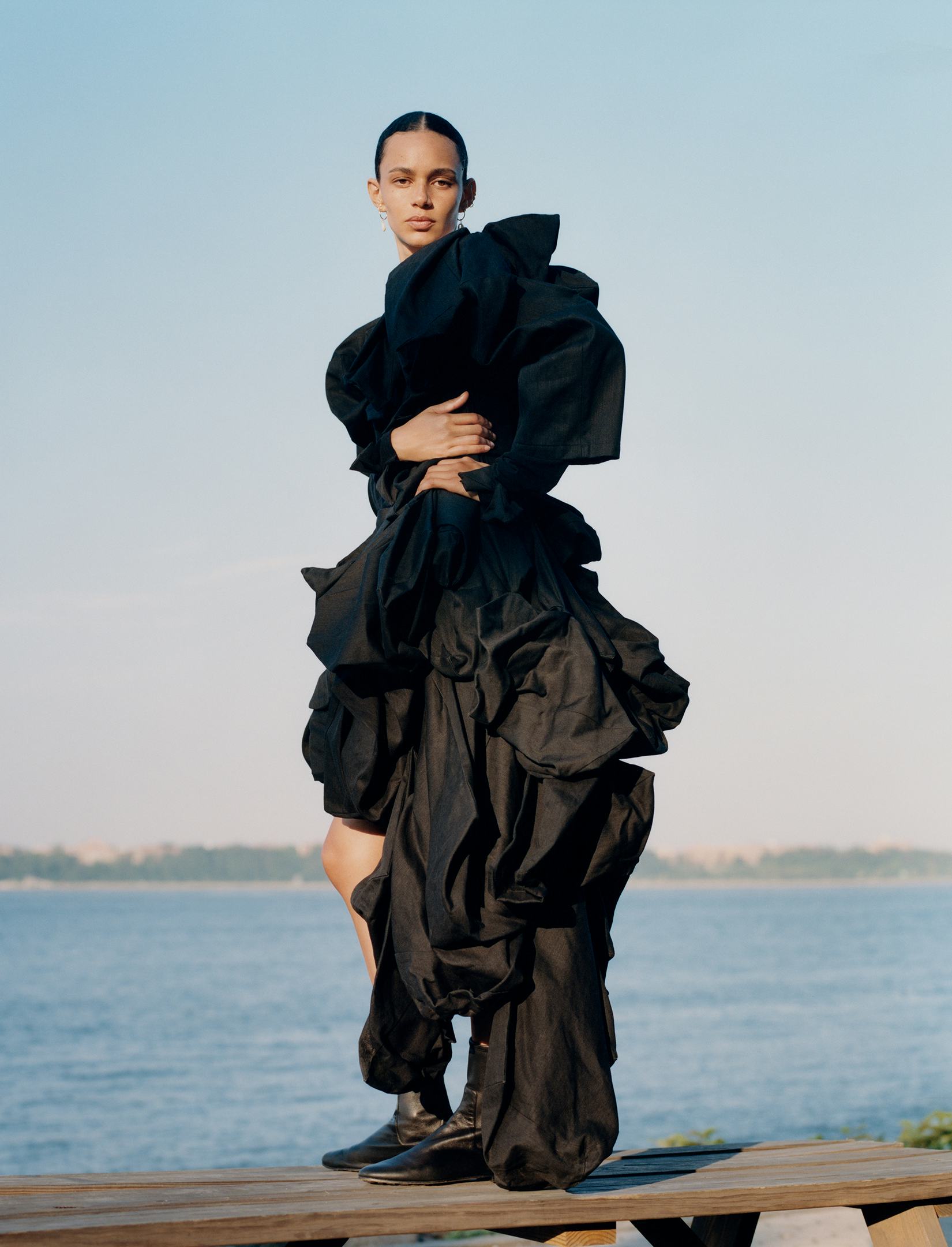 Michael Dosterのファッション写真集「REFLECTIONS」 The Art of Fall Dressing Begins With a Layered Approach