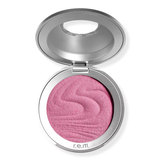 r.e.m. beauty Hypernova Satin Matte Blush in pinking of u