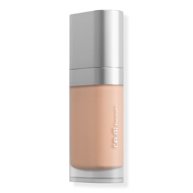 r.e.m. beauty Sweetener Foundation in light 8nw