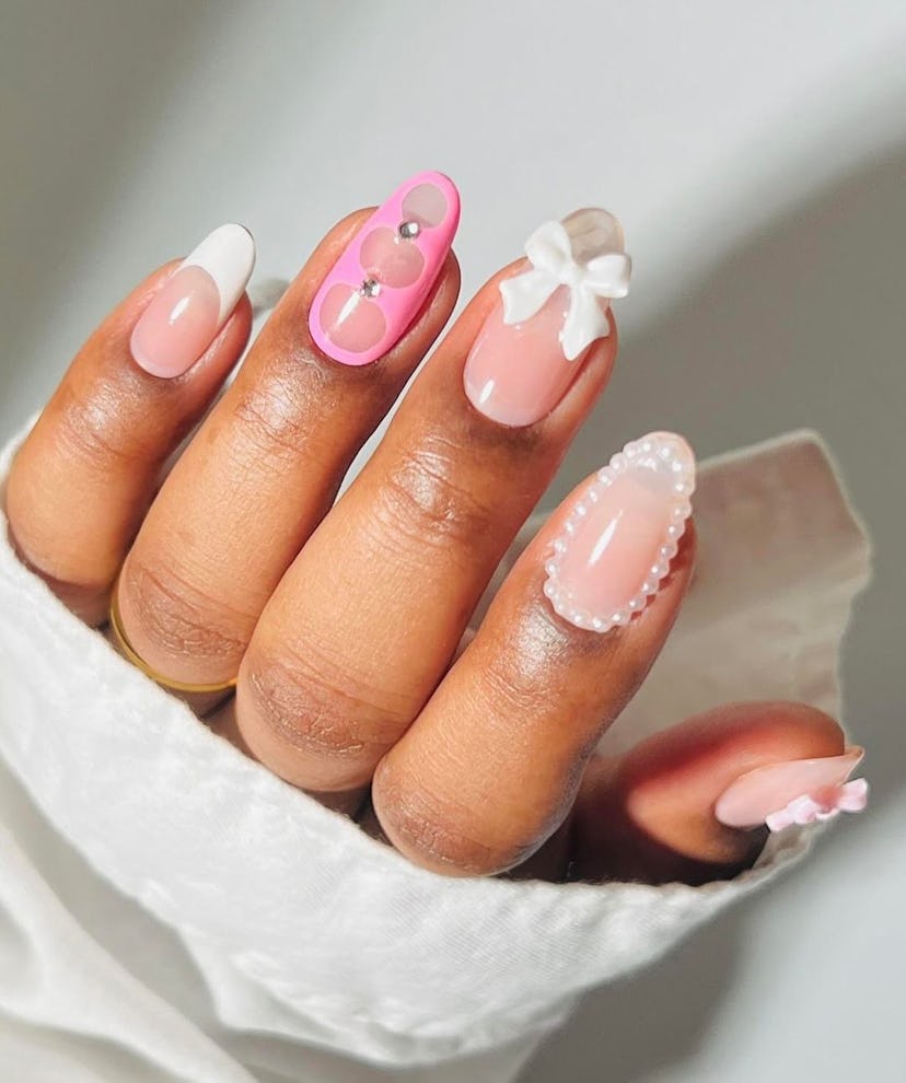 Try a pink and green ‘Wicked’-inspired manicure ahead of the film’s premiere.