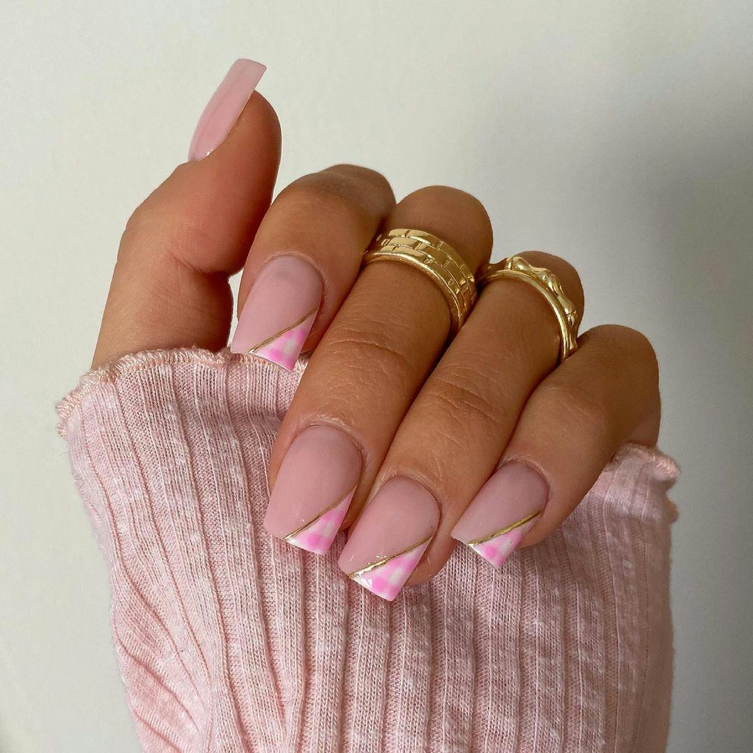 Try a pink and green &lsquo;Wicked&rsquo;-inspired manicure ahead of the film&rsquo;s premiere.