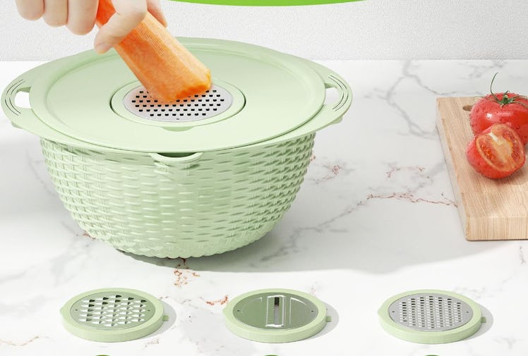 UTTKOJ Grater, Strainer & Bowl Set