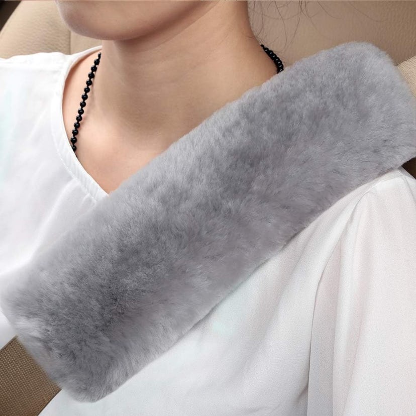 OGLAND Sheepskin Car Seat Belt Pad (2 Pack)