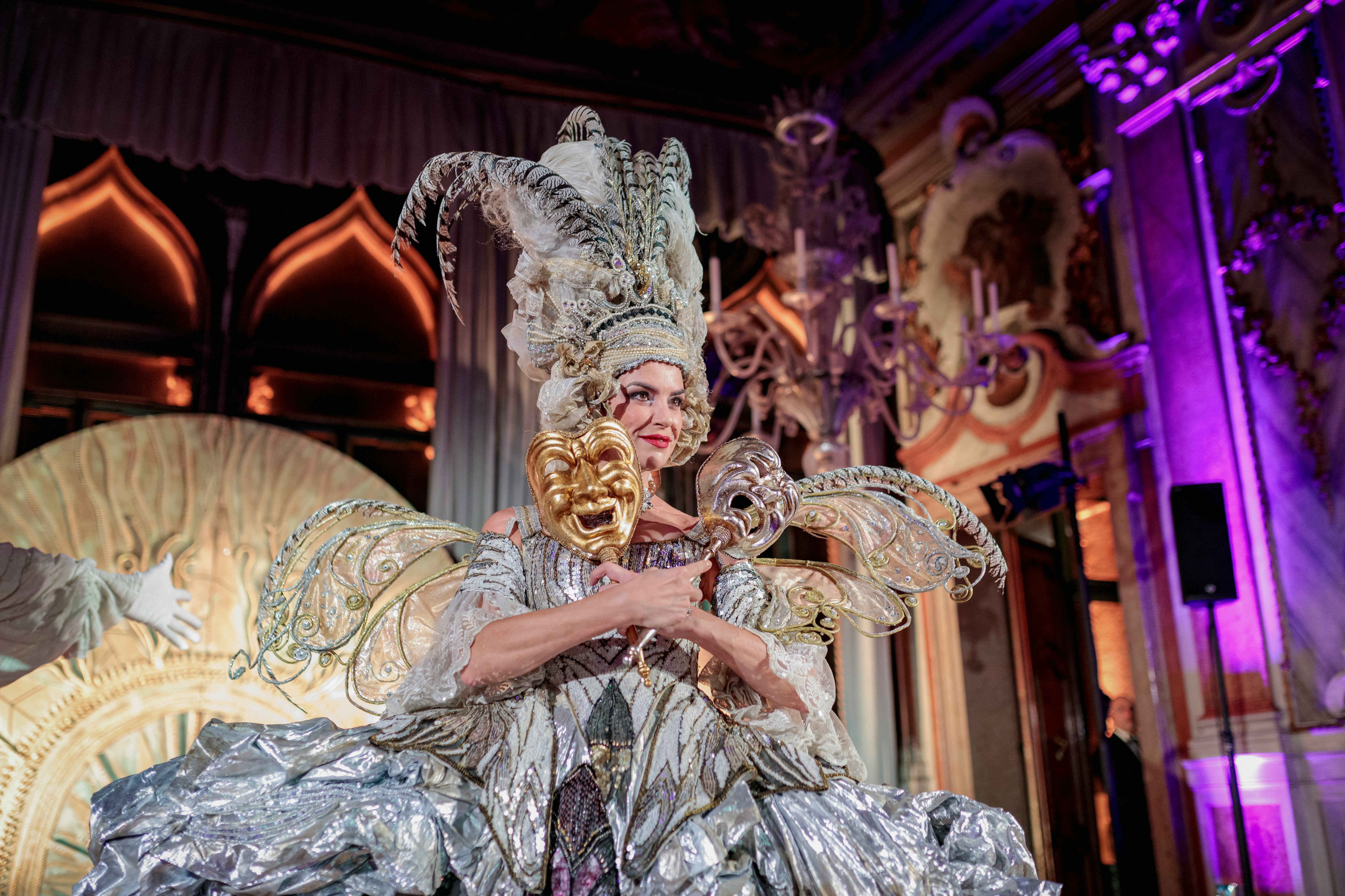 A performer at Robert Coin's soiree