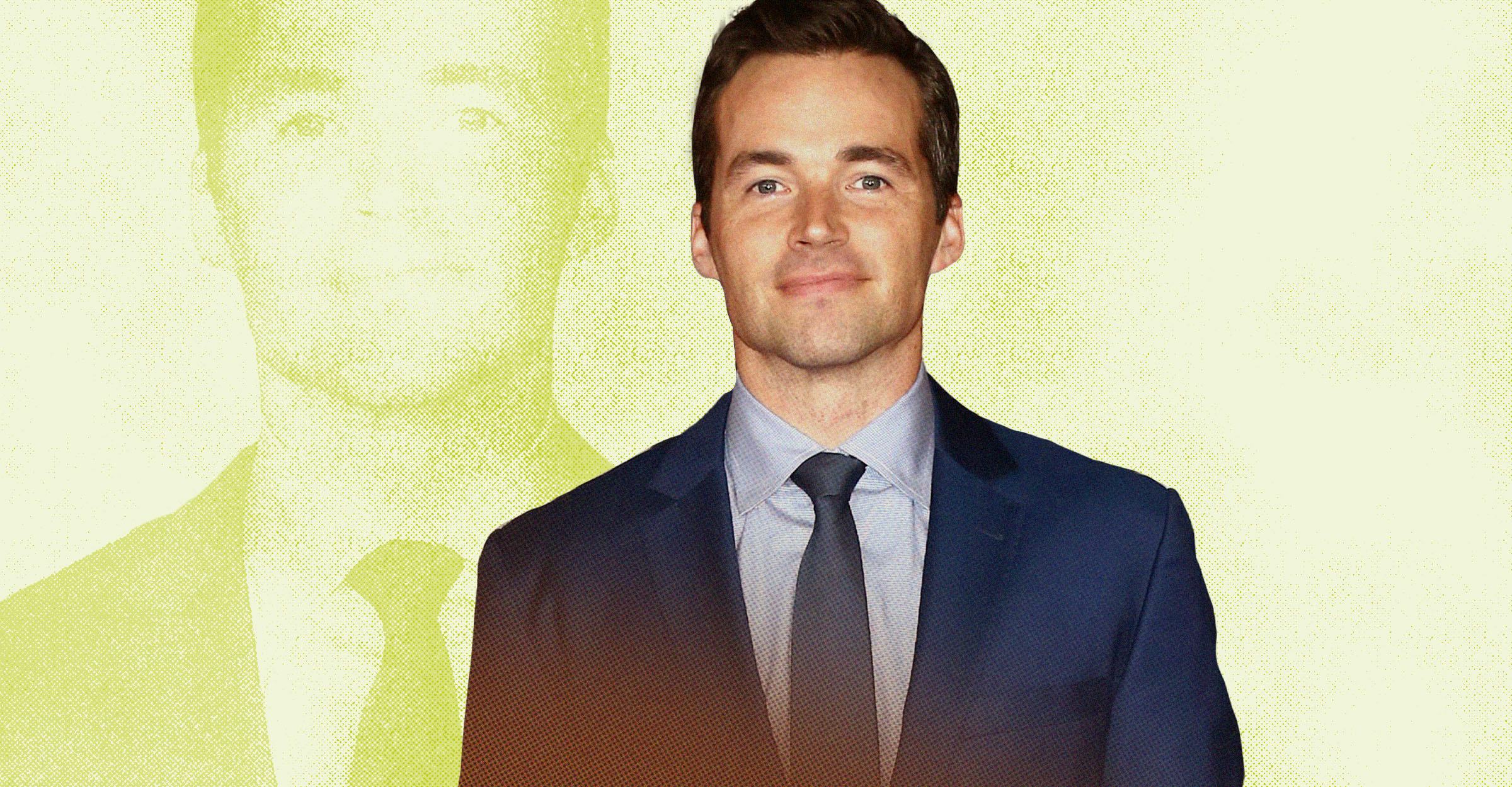 Ian Harding Reveals The Classic Holiday Movie That Scarred Him For Life, image size:2400x1250